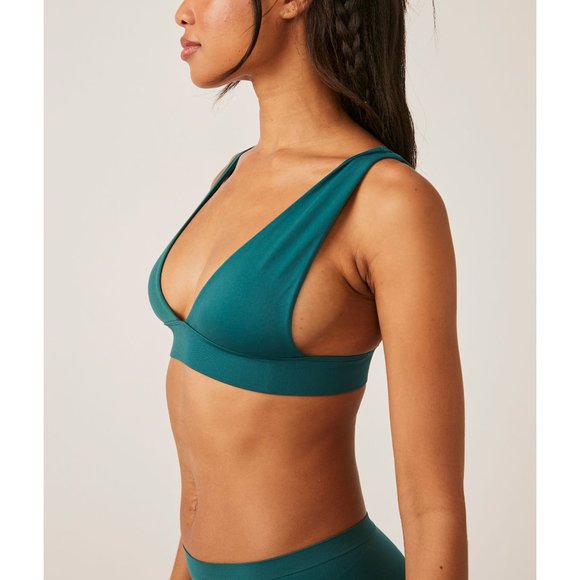 🎉LAST CHANCE🎉 FREE PEOPLE No Show Plunge Bralette / Evergreen - Picture 3 of 8